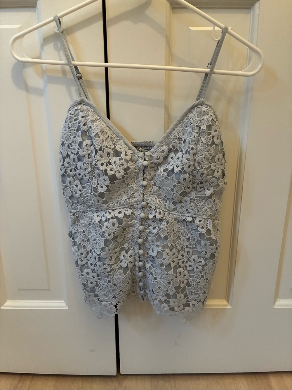 Abercrombie & Fitch Light Gray Floral Lace Button-Front Cami
